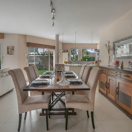 Grande Maison Familiale Avec Piscine Et Jardin * Mesquer