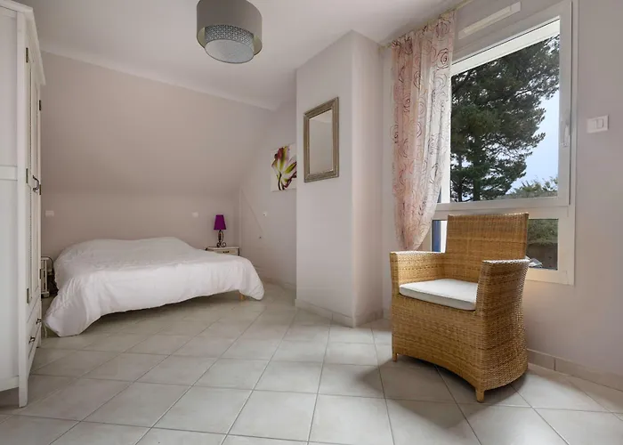 Grande Maison Familiale Avec Piscine Et Jardin Nyaraló