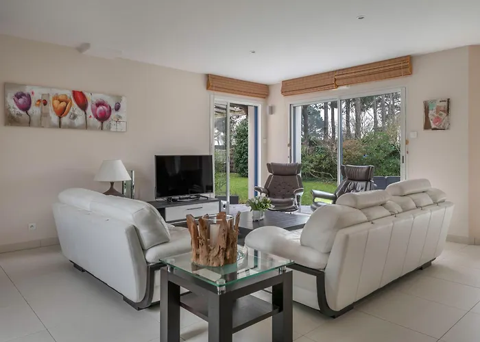 Grande Maison Familiale Avec Piscine Et Jardin Nyaraló