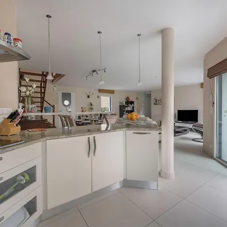 Grande Maison Familiale Avec Piscine Et Jardin בית נופש