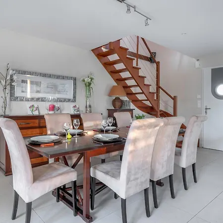 Grande Maison Familiale Avec Piscine Et Jardin * Mesquer