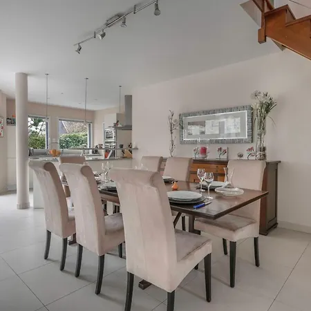 בית נופש Grande Maison Familiale Avec Piscine Et Jardin *